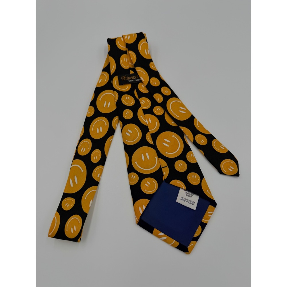 Phineas Creed Mens Smiley Face Necktie Black Yellow Happy Face Novelty Tie 57 In